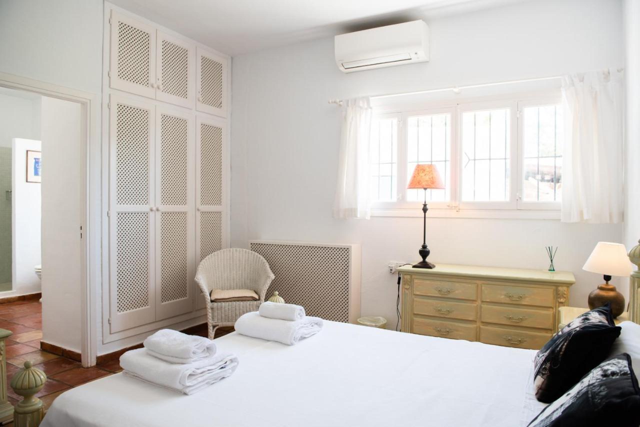 Villa 8br, Sea Views, Walk To The Beach, Pool