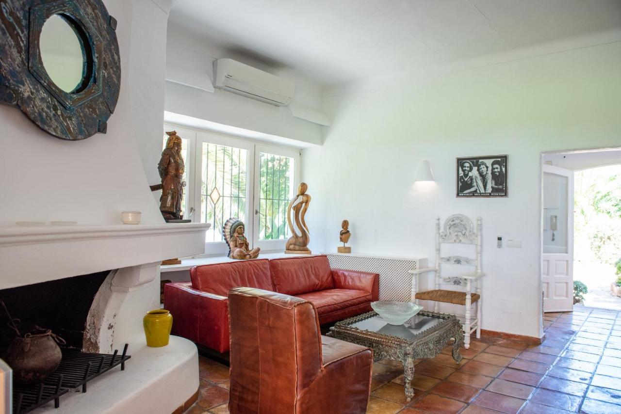 8br, Sea Views, Walk To The Beach, Pool Santa Eularia des Riu