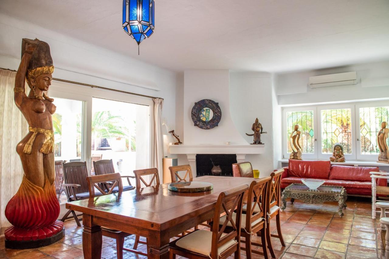 Villa 8br, Sea Views, Walk To The Beach, Pool