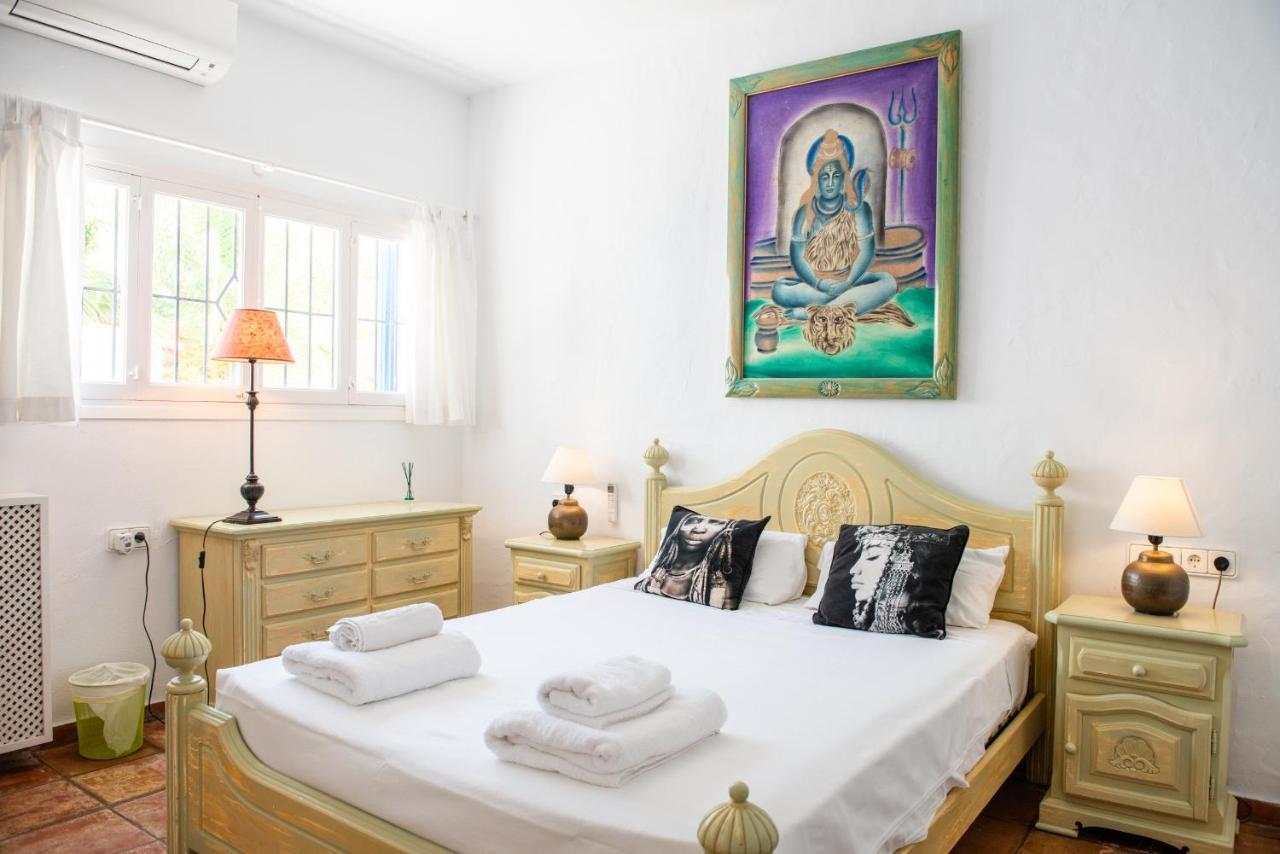 8br, Sea Views, Walk To The Beach, Pool Villa