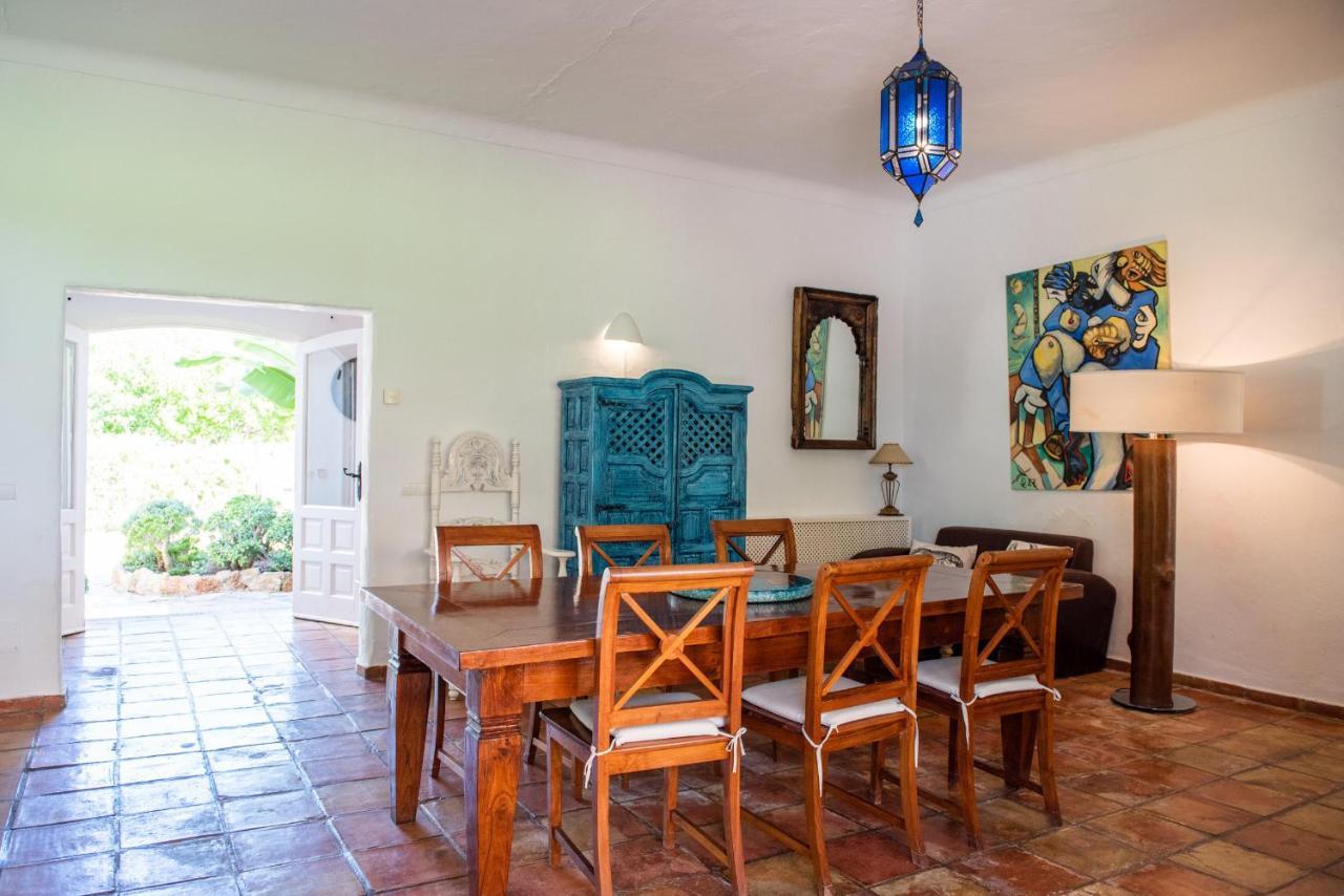 Villa 8br, Sea Views, Walk To The Beach, Pool